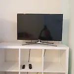 Double Bedroom In Raynes Park