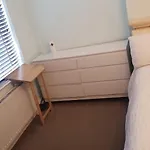 Double Bedroom In Raynes Park